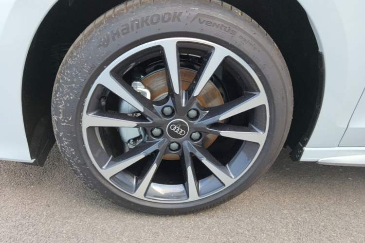 Used Audi A3 2026 Sportback 35 TFSI Enjoyment Edition Left Front Wheel Hub