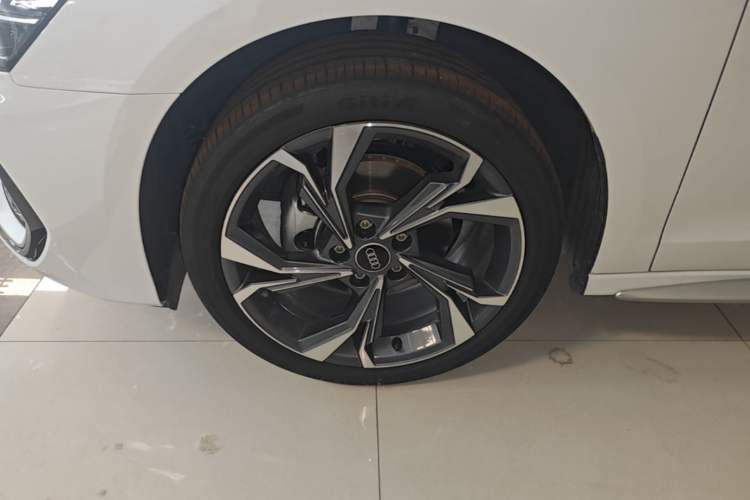 Used Audi A3 2026 Sportback 35 TFSI Prestige Edition Left Front Wheel Hub