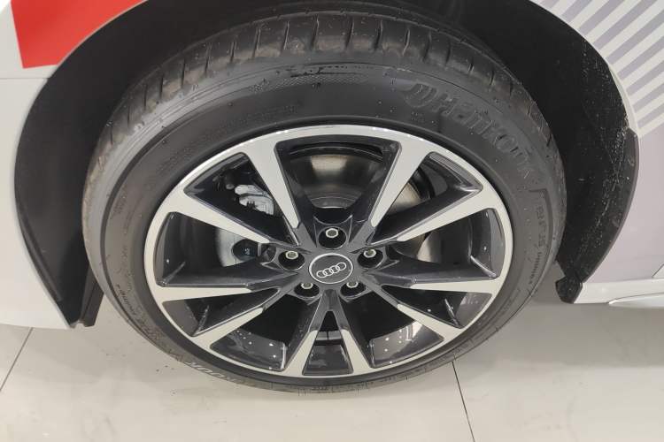 Used Audi A3 2026 Sportback 35 TFSI Enjoyment Edition Left Front Wheel Hub