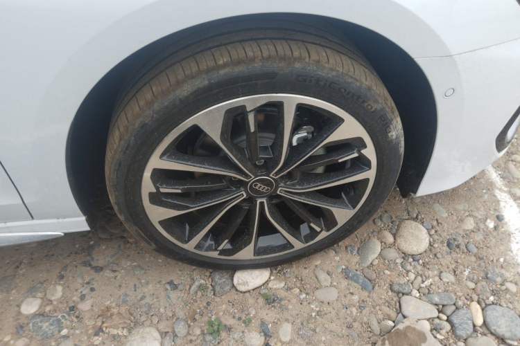Used Audi A3 2026 A3L Limousine 35 TFSI Prestige Edition + Luxury Selection Package Right Front Wheel Hub