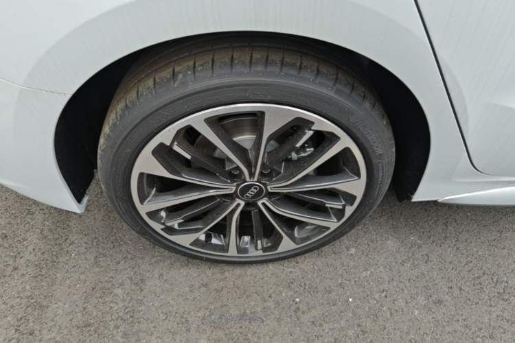Used Audi A3 2026 Sportback 35 TFSI Prestige Edition Right Rear Wheel Hub