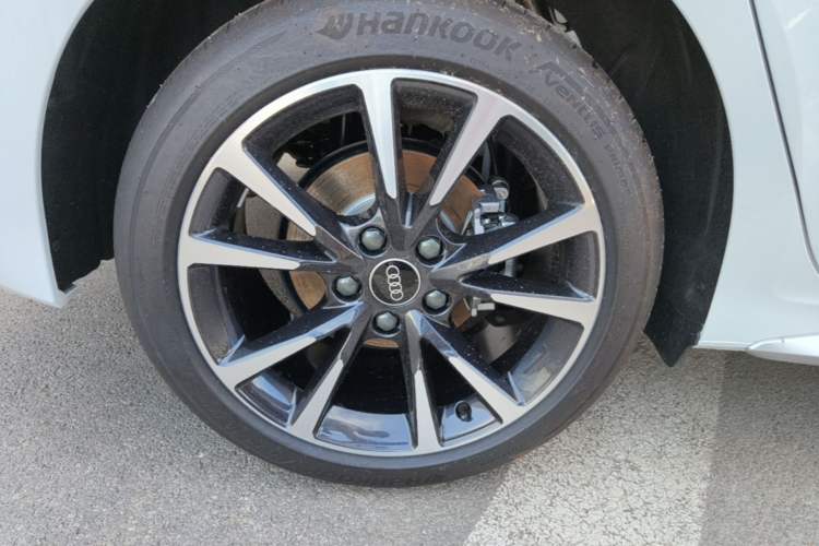 Used Audi A3 2026 Sportback 35 TFSI Enjoyment Edition Right Rear Wheel Hub