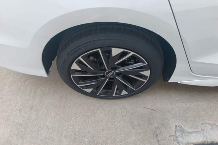 Used Audi A3 2026 A3L Limousine 35 TFSI Enjoyment Edition Right Rear Wheel Hub