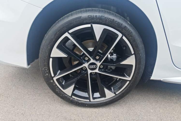 Used Audi A3 2026 A3L Limousine 35 TFSI Prestige Edition Right Rear Wheel Hub