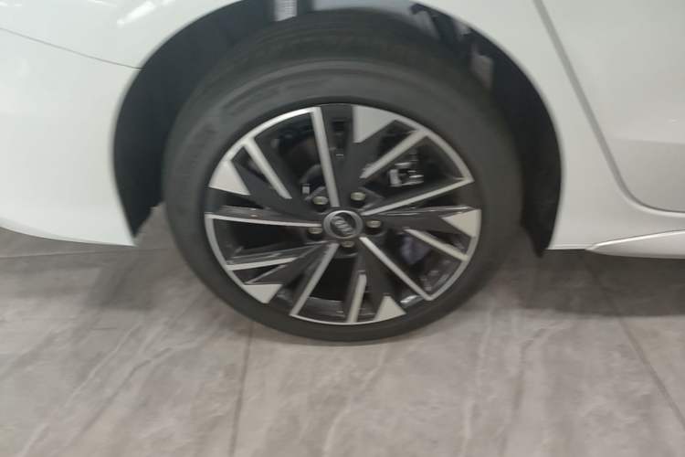 Used Audi A3 2026 A3L Limousine 35 TFSI Enjoyment Edition Right Rear Wheel Hub