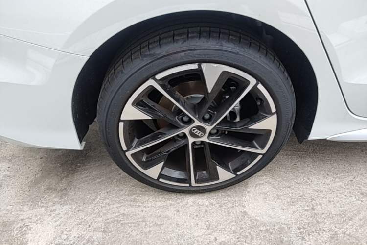 Used Audi A3 2026 A3L Limousine 35 TFSI Prestige Edition Right Rear Wheel Hub