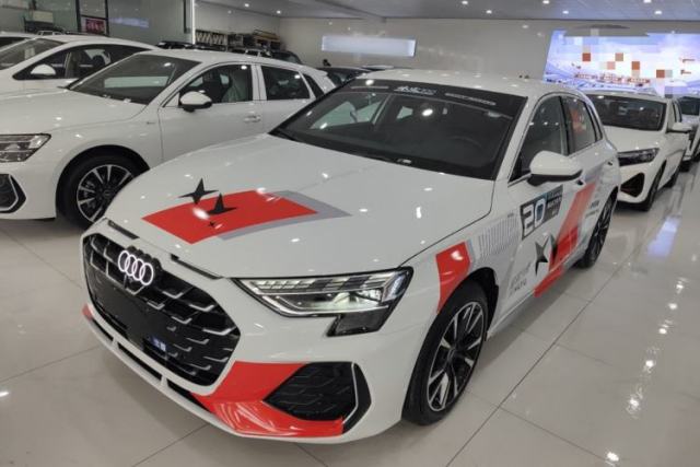 Ojetý Audi A3 2026 Sportback 35 TFSI Enjoyment Edition