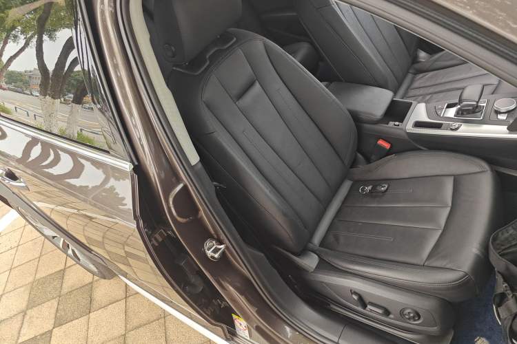 Used Audi A4 2017 45 TFSI allroad quattro Sport model Right Front Seat