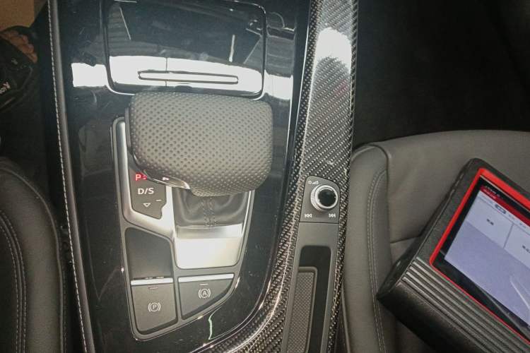 Used Audi A4 2024 Avant 40 TFSI Fashion Sport Model Gear Lever