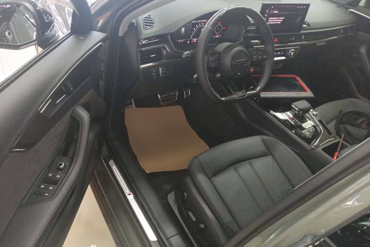 Used Audi A4 2024 Avant 40 TFSI Fashion Sport Model Interior 3
