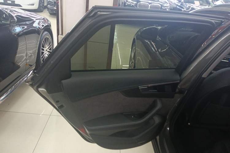 Used Audi A4 2024 Avant 40 TFSI Fashion Sport Model Interior 8