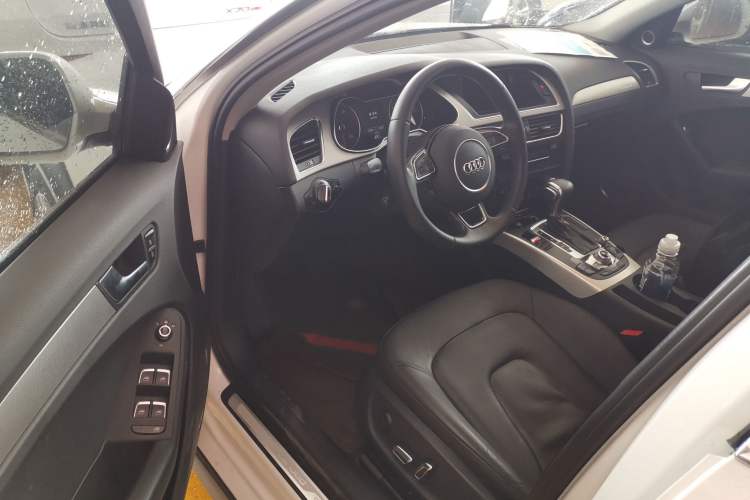 Used Audi A4 2014 40 TFSI allroad quattro plus version Interior 3