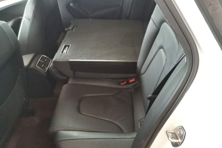 Used Audi A4 2014 40 TFSI allroad quattro plus version Interior 4