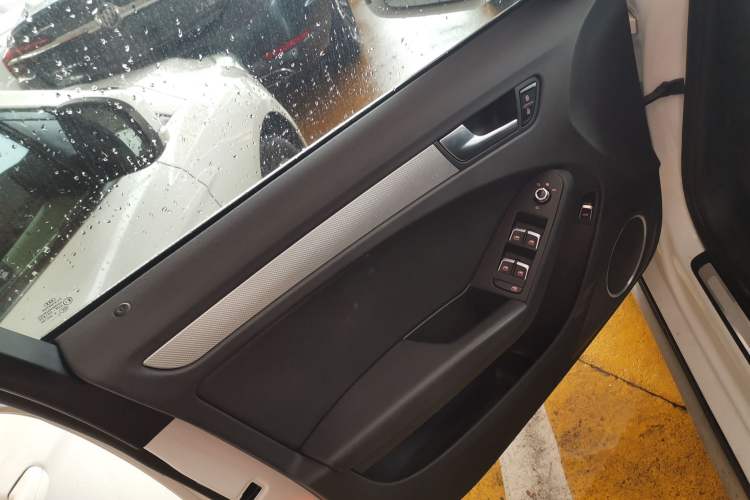 Used Audi A4 2014 40 TFSI allroad quattro plus version Interior 7