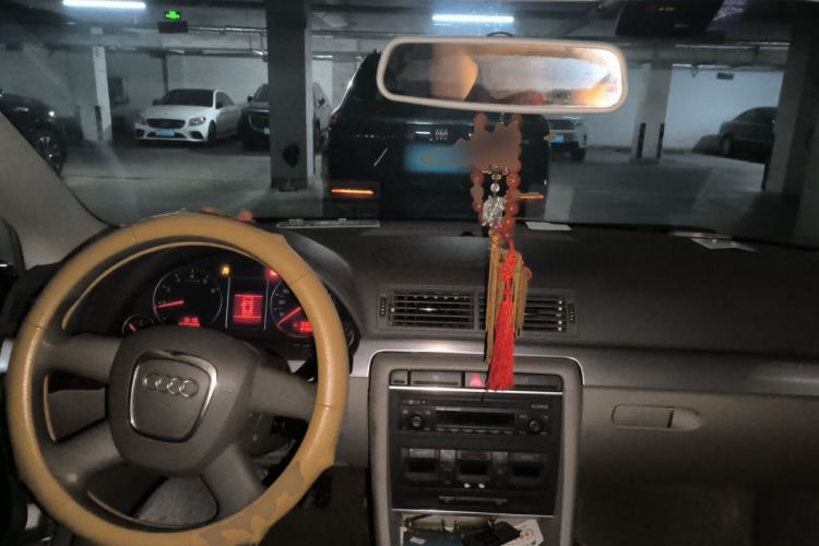 Used Audi A4 2006 1.8T manual base Center Console