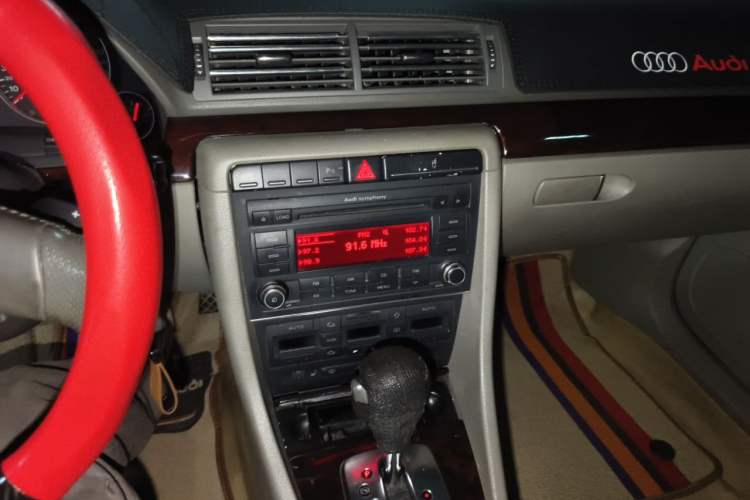 Used Audi A4 2007 2.0T automatic luxury version Audio And AC Panel