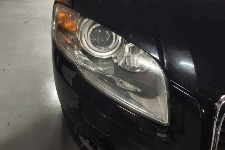 Used Audi A4 2007 2.0T automatic luxury version Right Front Headlight