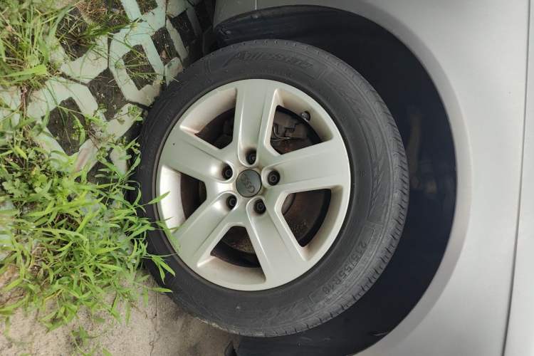 Used Audi A4 2007 1.8T automatic comfort version Right Front Wheel Hub