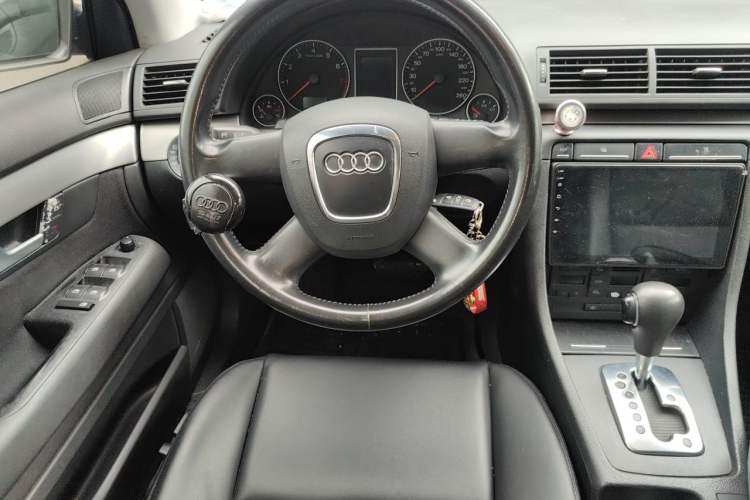 Used Audi A4 2007 1.8T automatic comfort version Steering Wheel