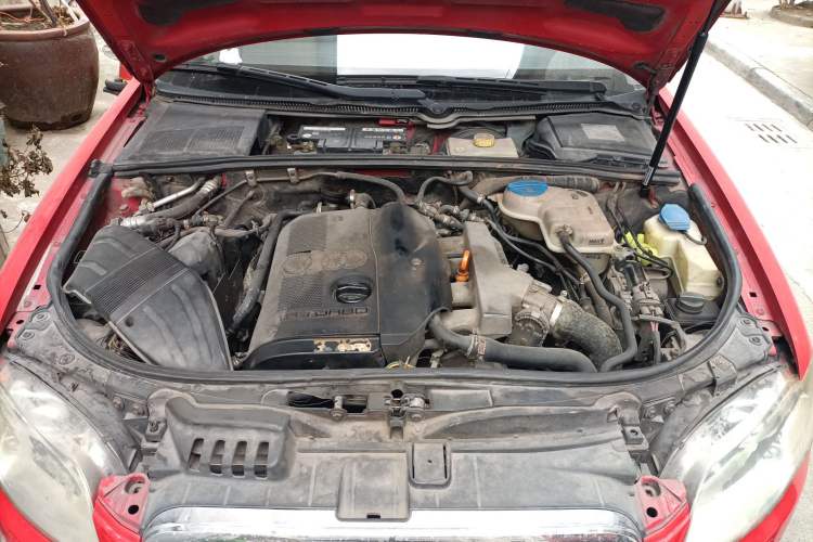 Used Audi A4 2007 1.8T automatic standard version Engine Bay