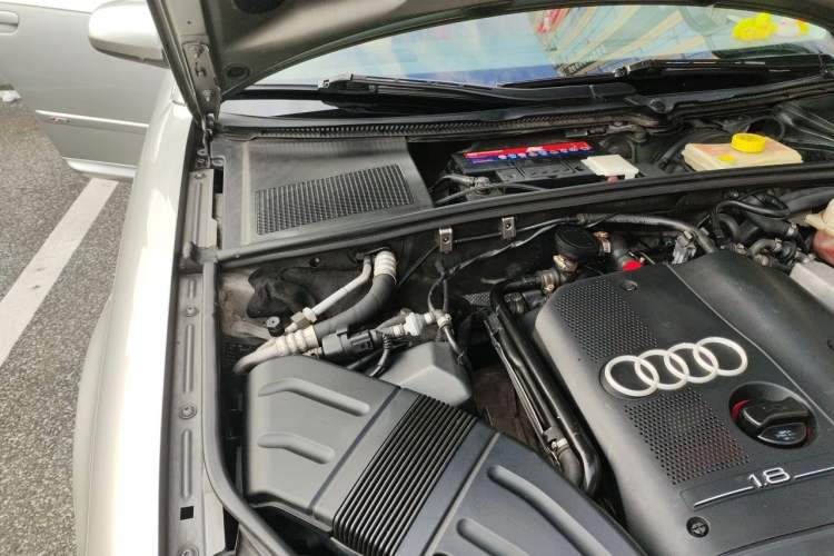 Used Audi A4 2007 1.8T automatic luxury edition Engine Bay Right