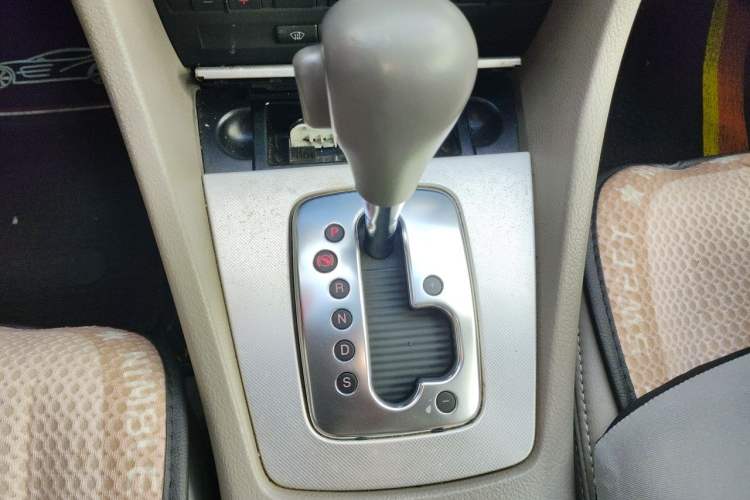 Used Audi A4 2007 1.8T automatic luxury edition Gear Lever
