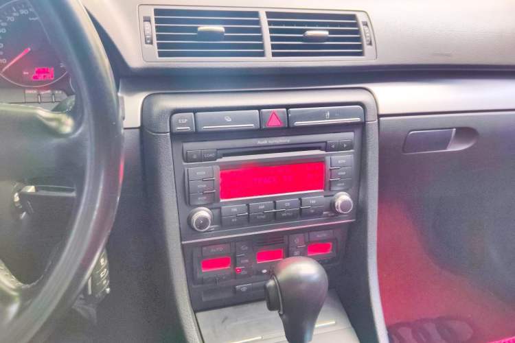Used Audi A4 2008 2.0T Personalized Style Edition Audio And AC Panel
