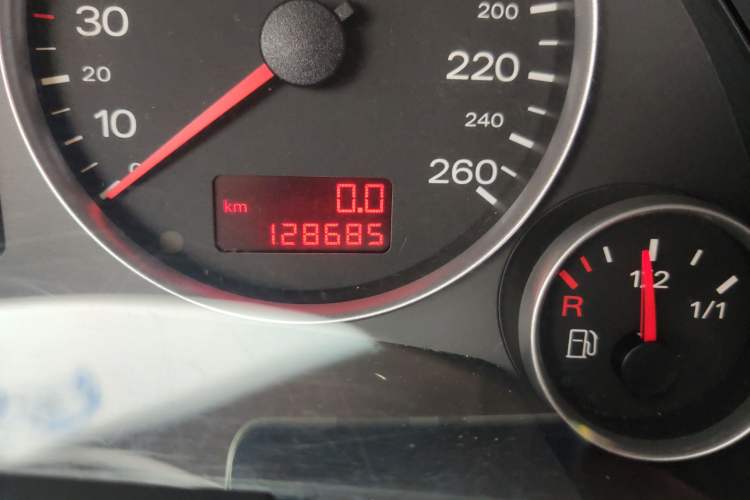 Used Audi A4 2008 1.8T automatic luxury edition Odometer Close Up