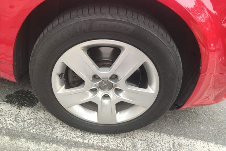 Used Audi A4 2008 1.8T automatic luxury edition Right Front Wheel Hub