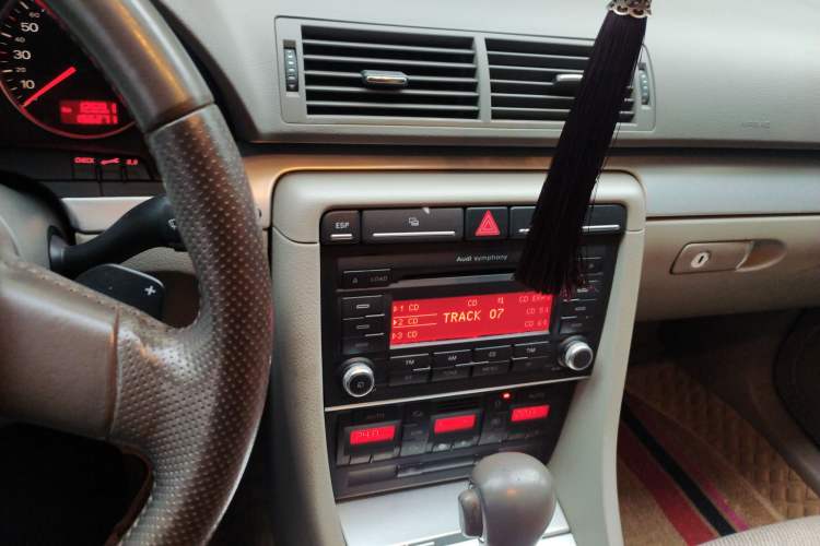 Used Audi A4 2008 1.8T automatic comfort version Audio And AC Panel