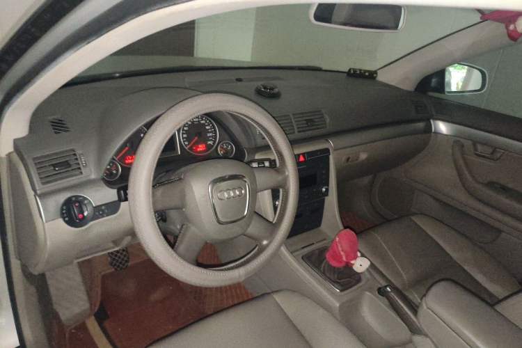 Used Audi A4 2008 1.8T manual Comfort trim level Center Console