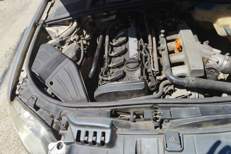 Used Audi A4 2008 1.8T manual Comfort trim level Engine Bay Right