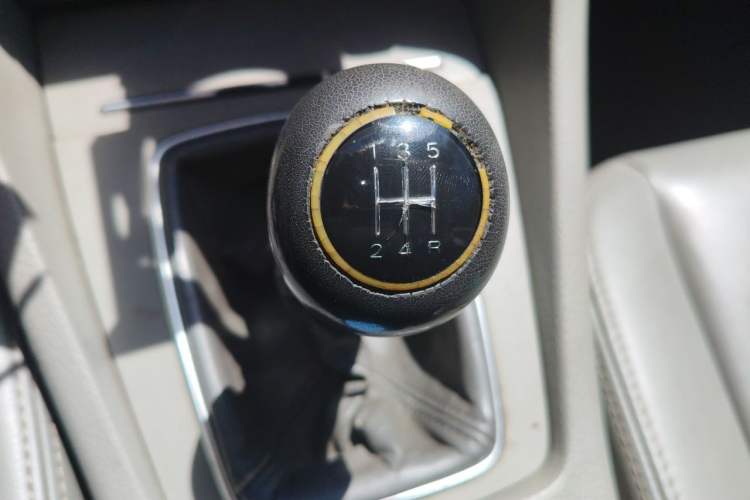 Used Audi A4 2008 1.8T manual Comfort trim level Gear Lever