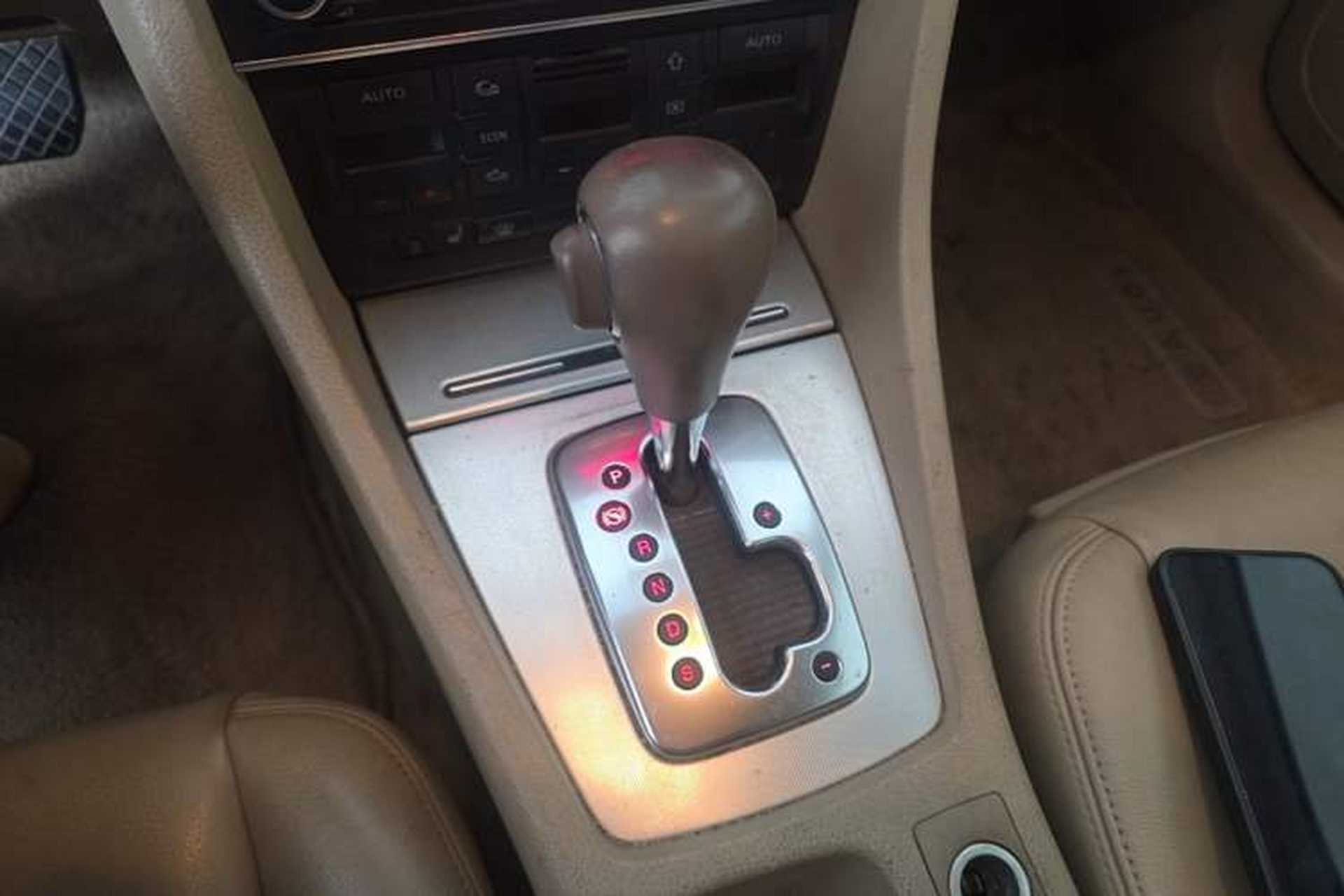 Used Audi A4 2008 2.0T Automatic Luxury Edition Gear Lever