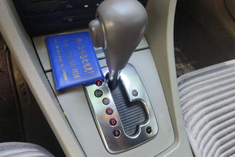 Used Audi A4 2008 1.8T automatic comfort version Gear Lever