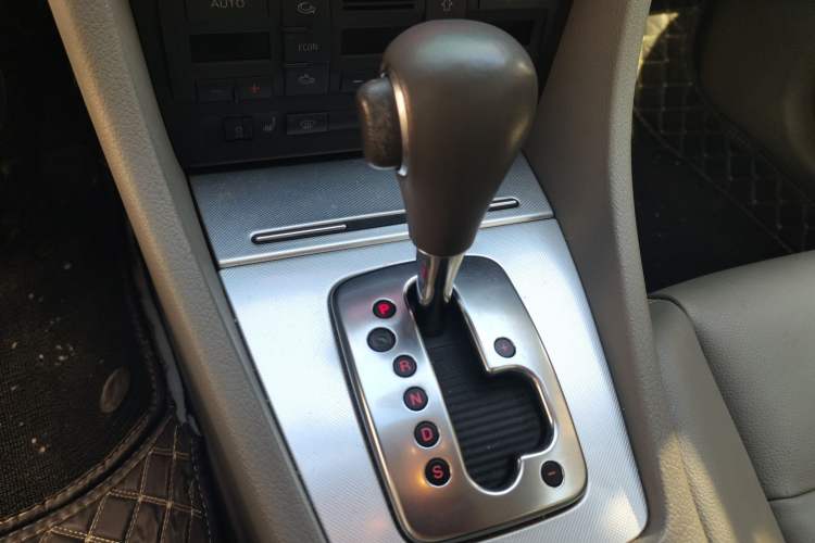 Used Audi A4 2008 1.8T automatic luxury edition Gear Lever