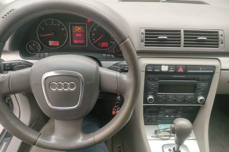 Used Audi A4 2008 1.8T automatic comfort version Instrument Cluster