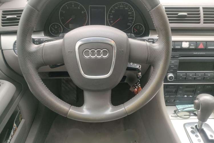 Used Audi A4 2008 1.8T automatic comfort version Steering Wheel