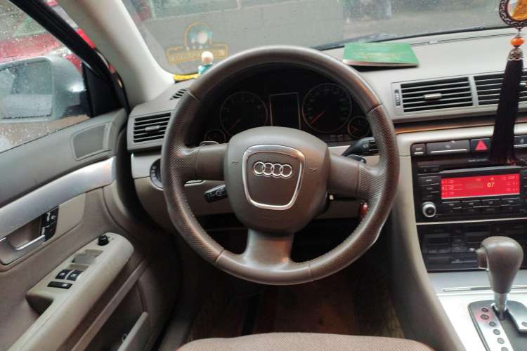 Used Audi A4 2008 1.8T automatic comfort version Steering Wheel