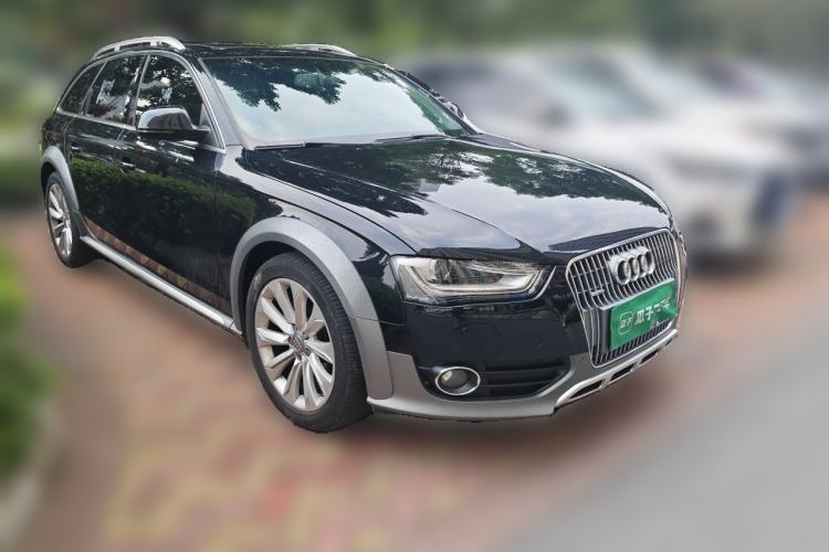 Used Audi A4 2013 40 TFSI allroad quattro Luxury Model Front Right 45 Deg