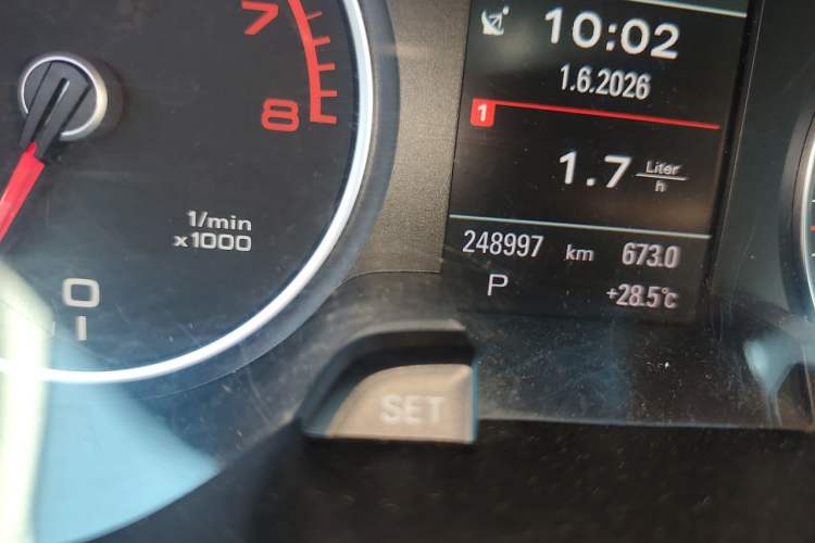 Used Audi A4 2013 40 TFSI allroad quattro Luxury Model Odometer Close Up