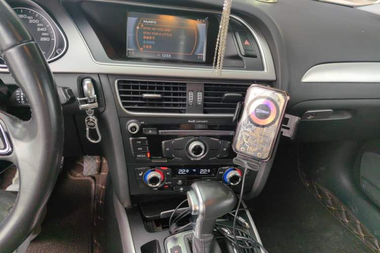 Used Audi A4 2013 40 TFSI allroad quattro Comfort model Audio And AC Panel
