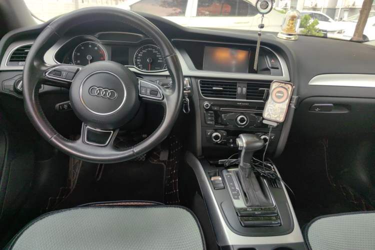 Used Audi A4 2013 40 TFSI allroad quattro Comfort model Center Console
