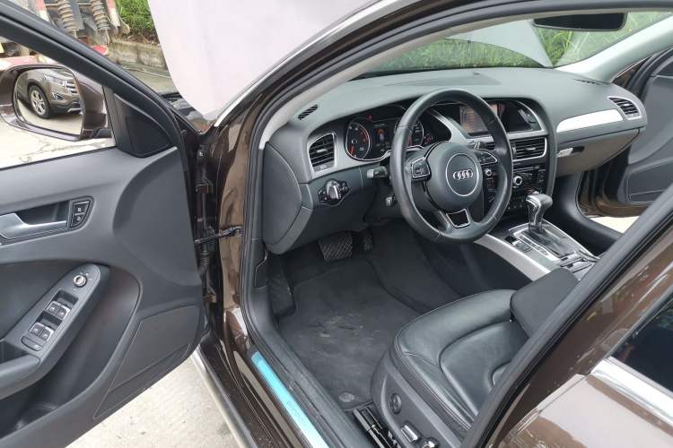Used Audi A4 2013 40 TFSI allroad quattro Comfort model Driver Seat
