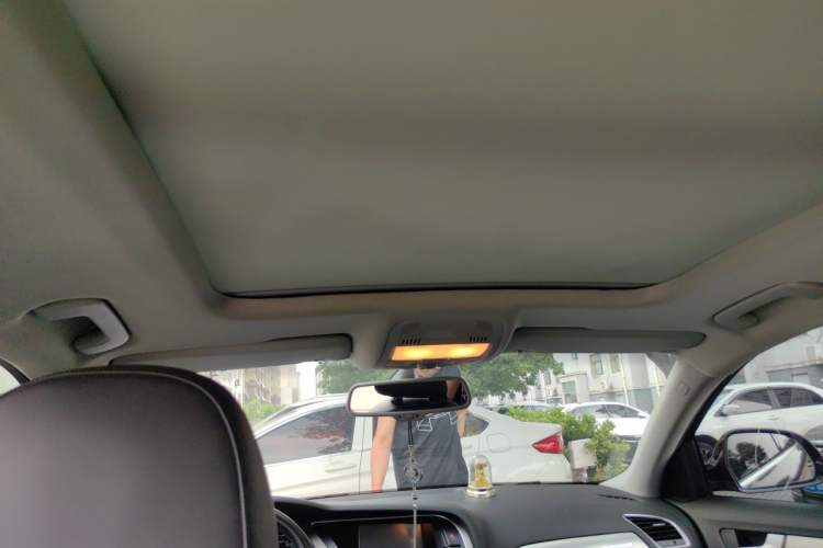 Used Audi A4 2013 40 TFSI allroad quattro Comfort model Headliner