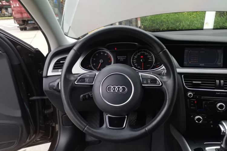Used Audi A4 2013 40 TFSI allroad quattro Comfort model Steering Wheel
