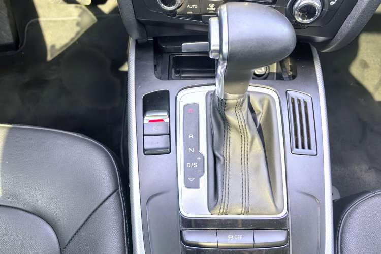 Used Audi A4 2013 40 TFSI allroad quattro Comfort model Gear Lever
