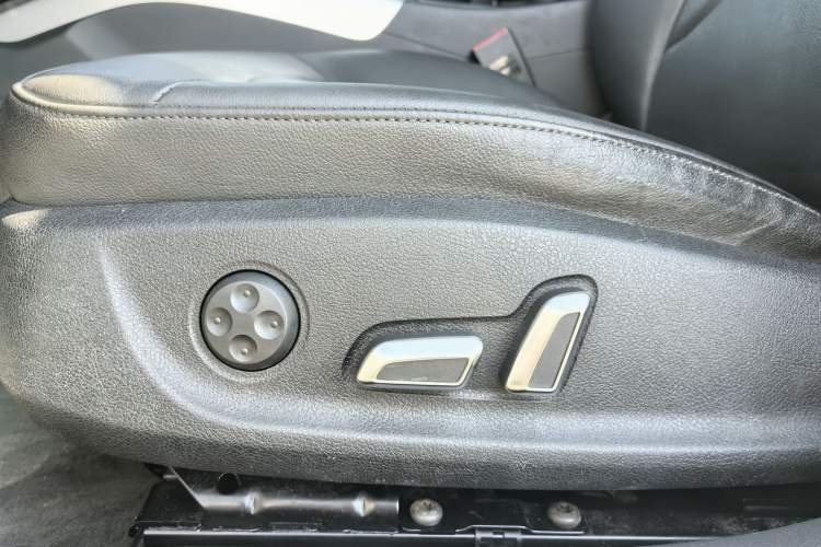 Used Audi A4 2013 40 TFSI allroad quattro Comfort model Interior 4