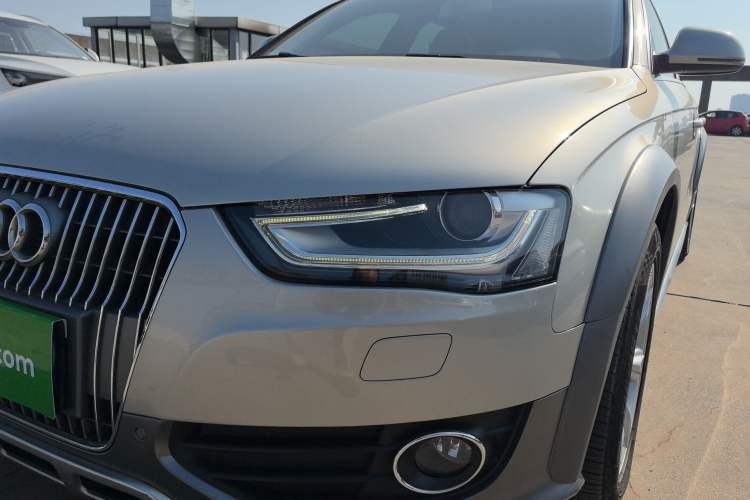 Used Audi A4 2013 40 TFSI allroad quattro Comfort model Left Front Headlight