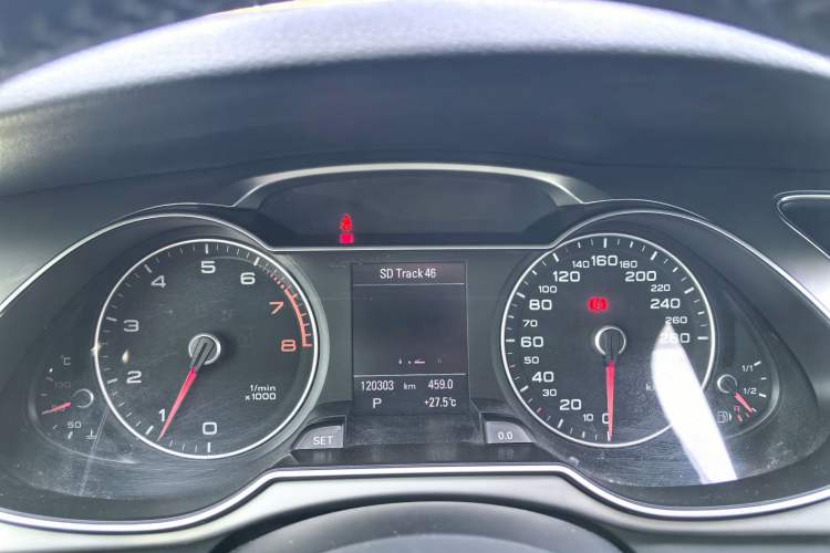 Used Audi A4 2013 40 TFSI allroad quattro Comfort model Odometer Close Up